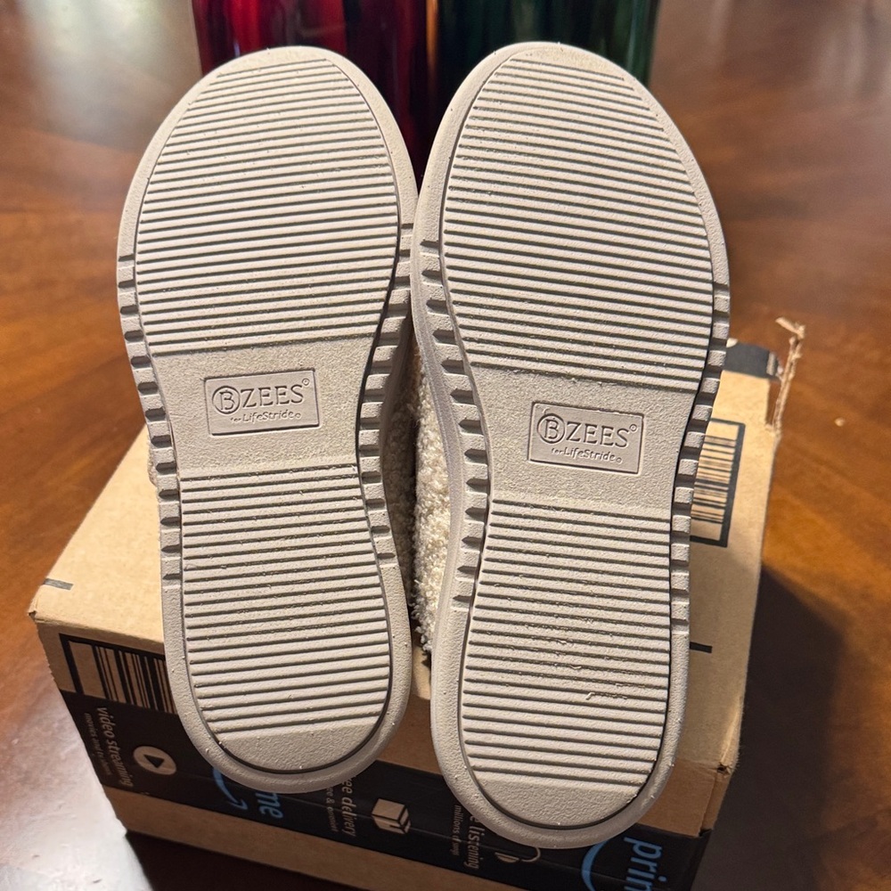 Life Stride Tan Fuzzy Mules - Picture 6 of 7